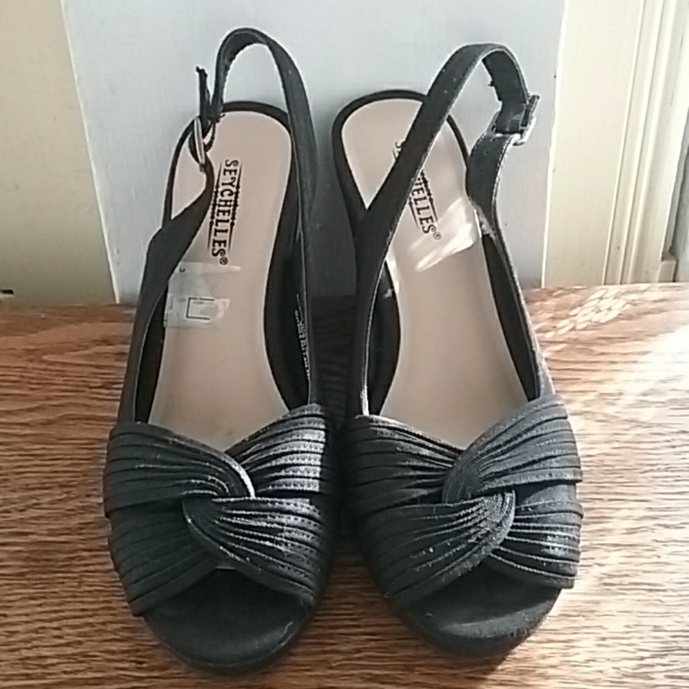 Seychelles black wedges. Size 7.5